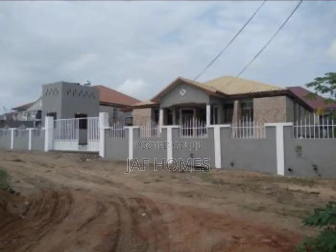 7bdrm Bungalow in Millennium City, Gomoa East for sale