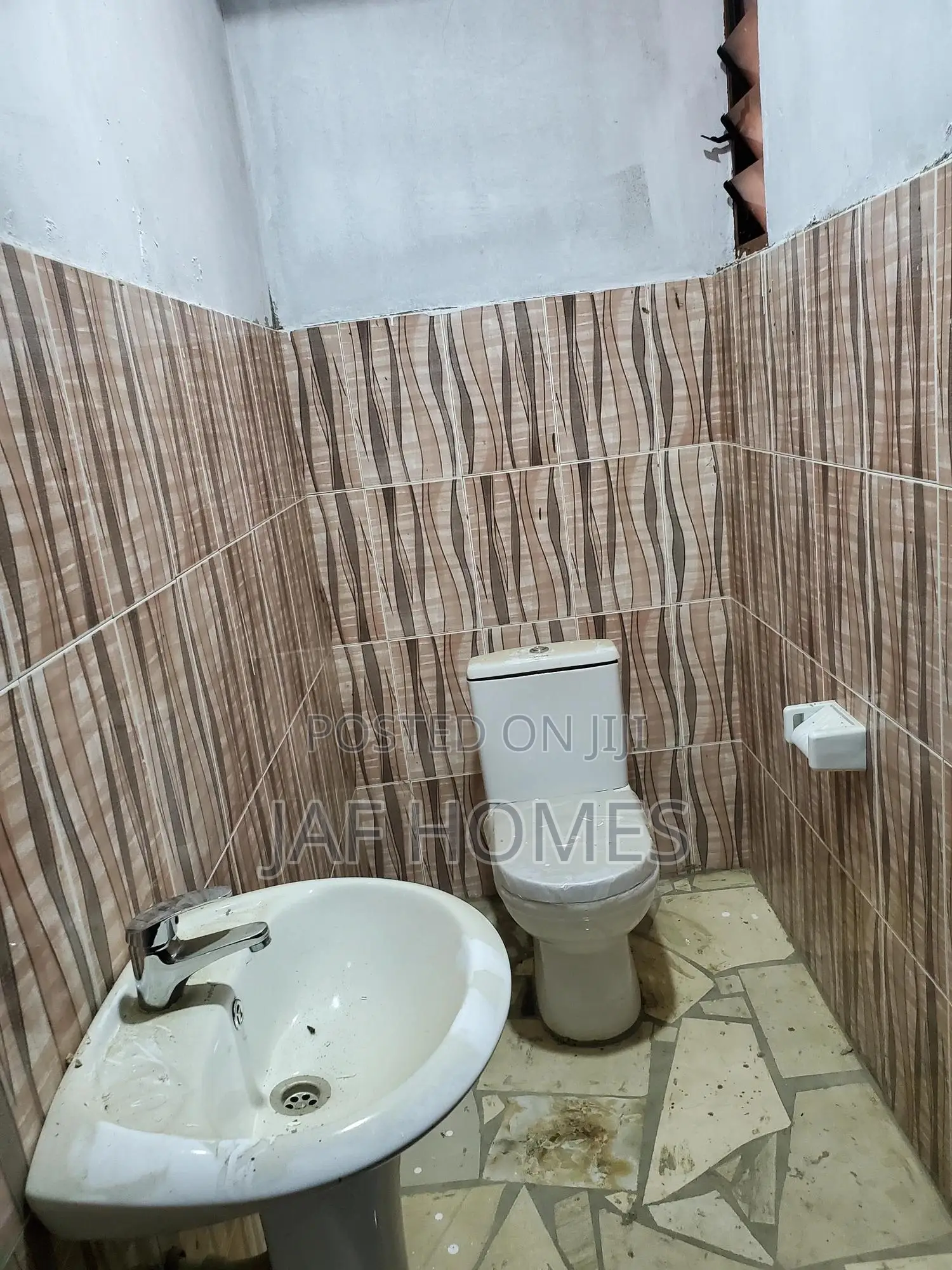7bdrm Bungalow in Millennium City, Gomoa East for sale