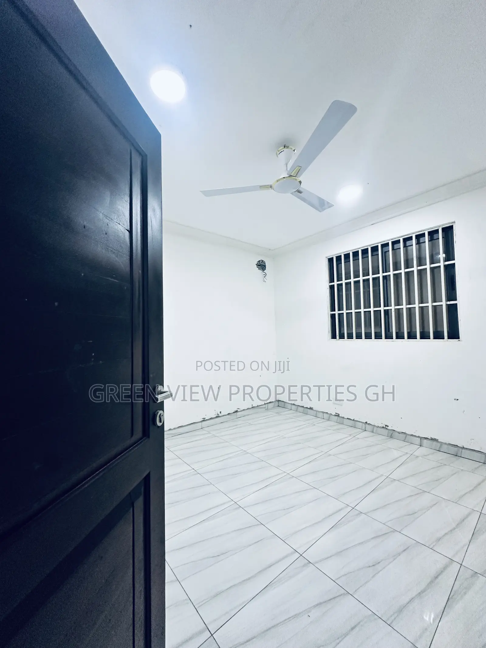 3bdrm Apartment in West Hills Mall Area for rent