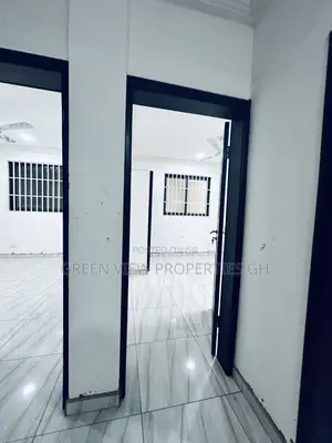 3bdrm Apartment in West Hills Mall Area for rent