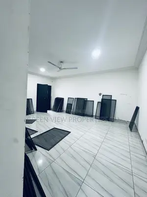3bdrm Apartment in West Hills Mall Area for rent