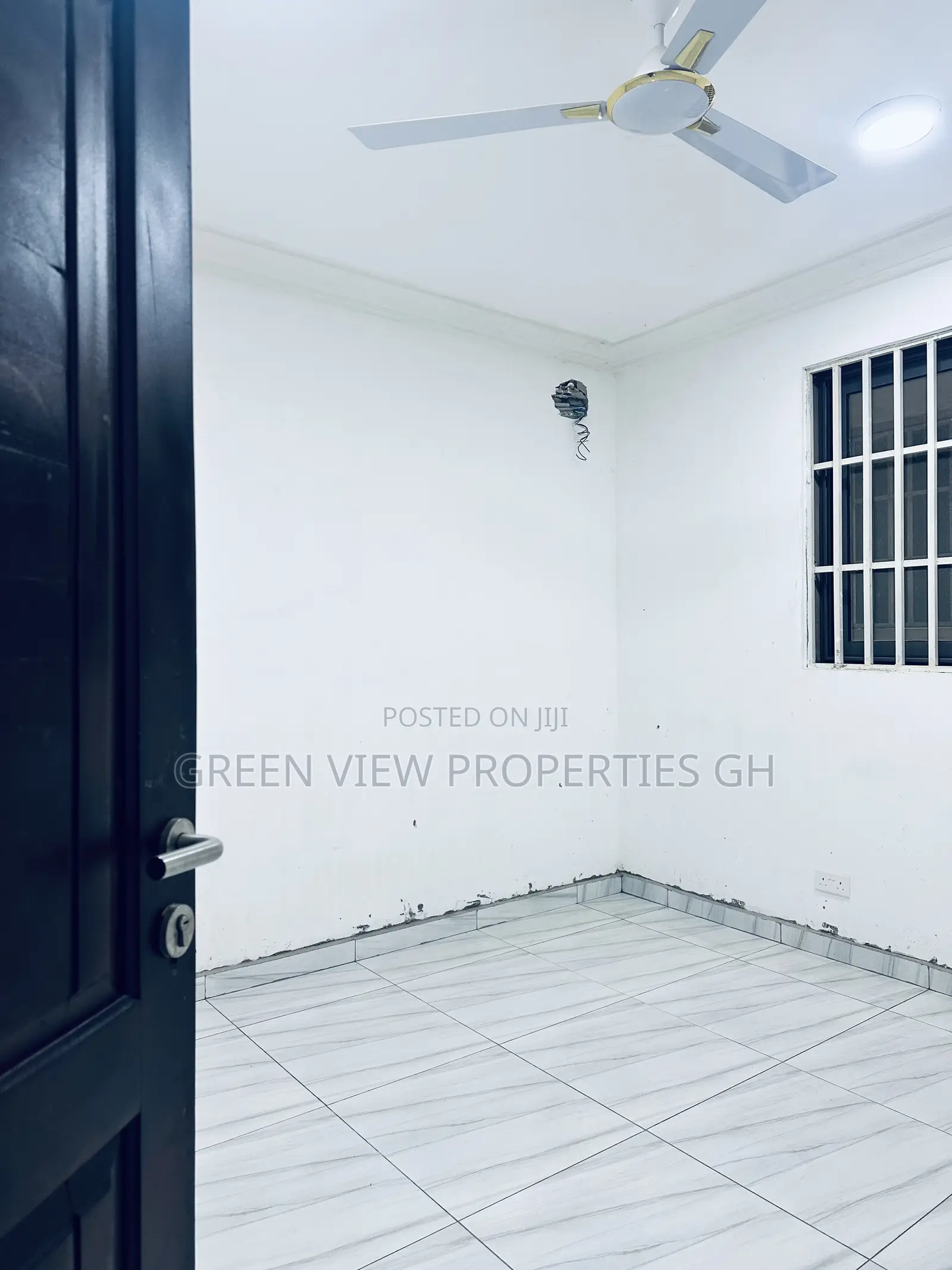 3bdrm Apartment in West Hills Mall Area for rent