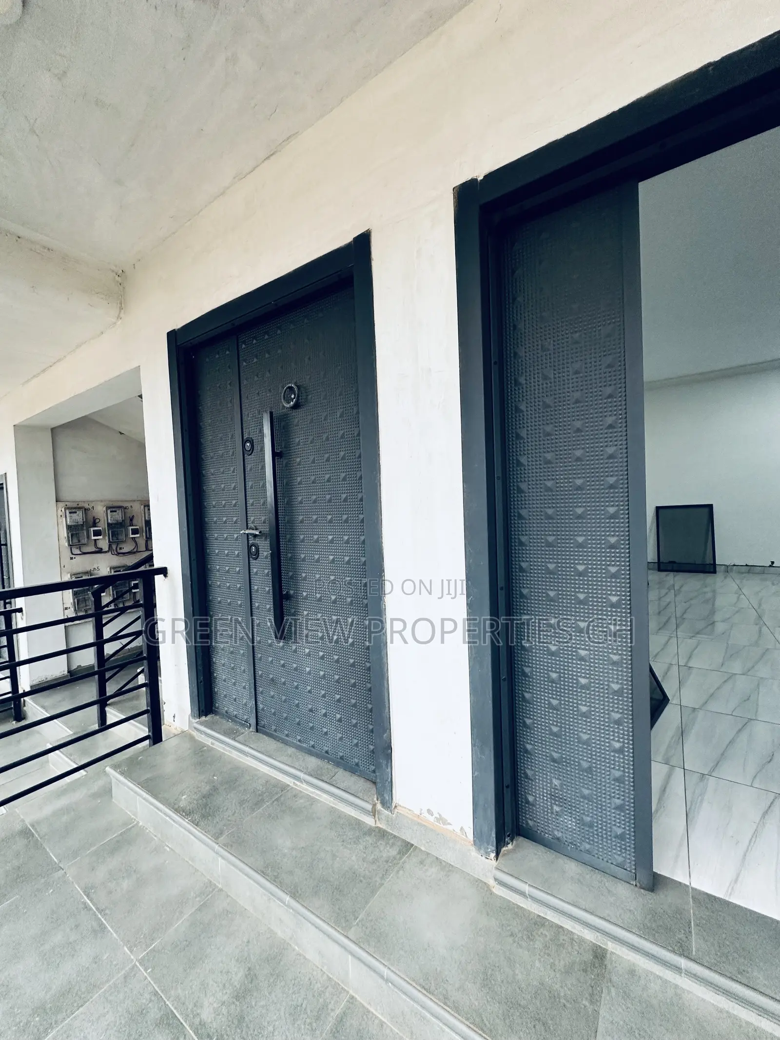 3bdrm Apartment in West Hills Mall Area for rent