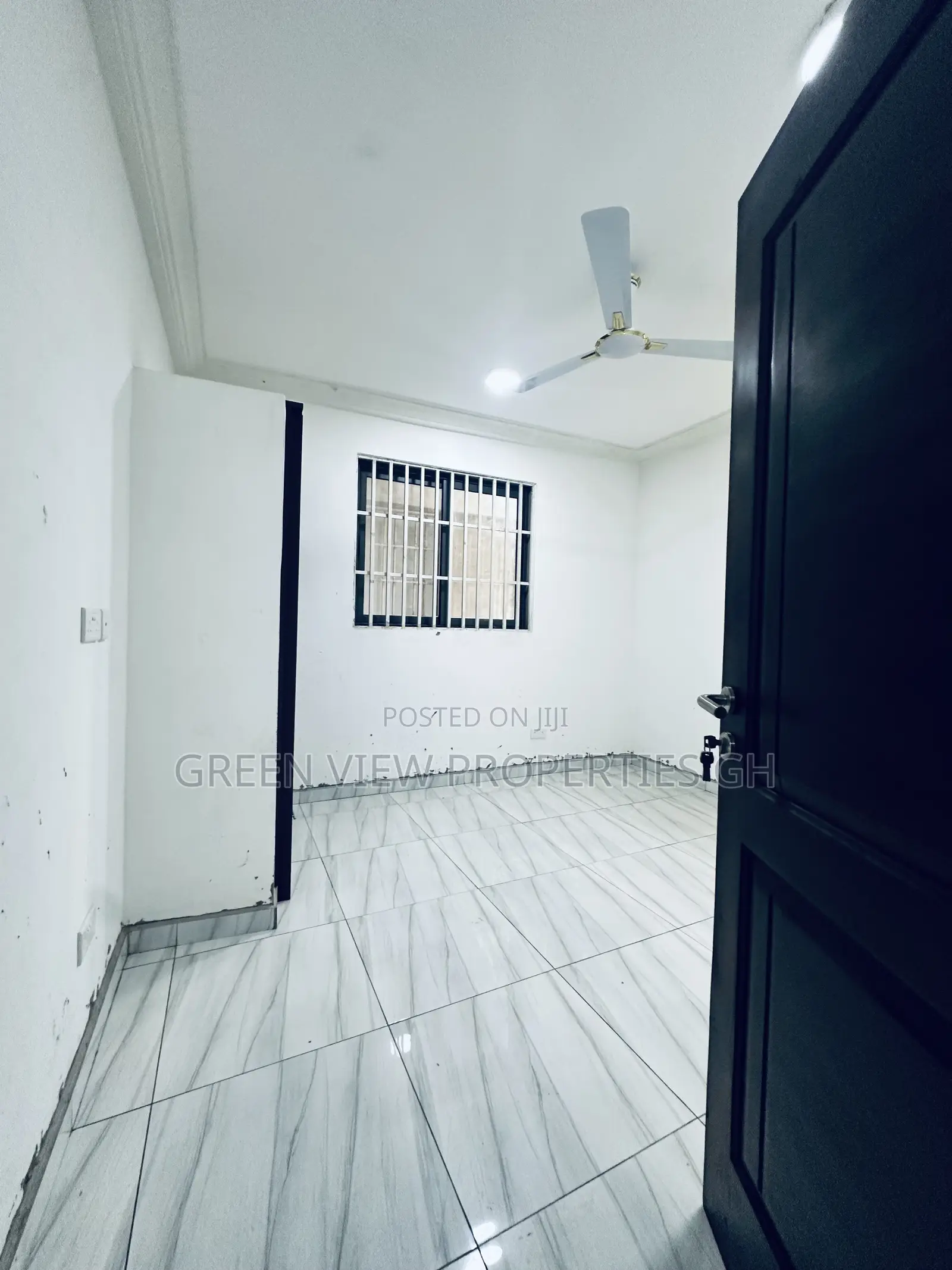 3bdrm Apartment in West Hills Mall Area for rent