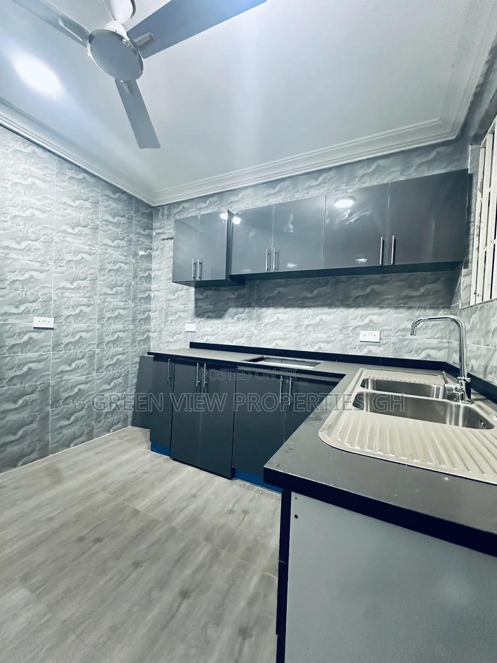 3bdrm Apartment in West Hills Mall Area for rent