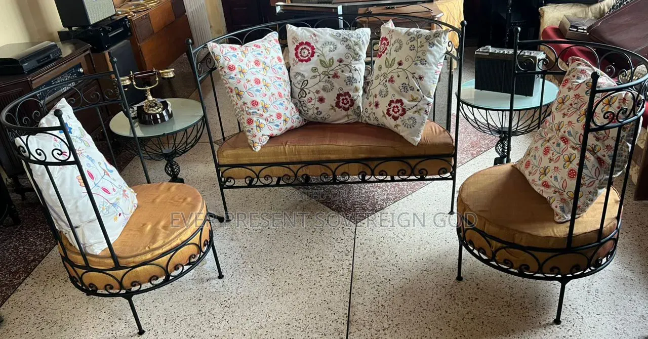 Antique or Vintage Sofa Set