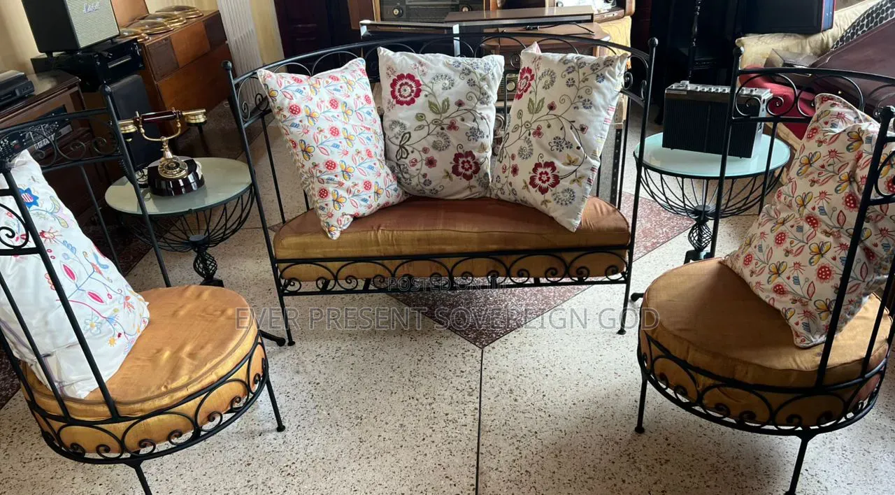 Antique or Vintage Sofa Set