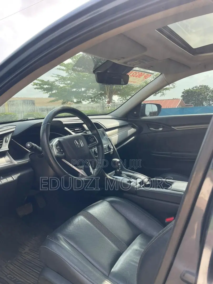Honda Civic Touring Sedan 2019 Gray