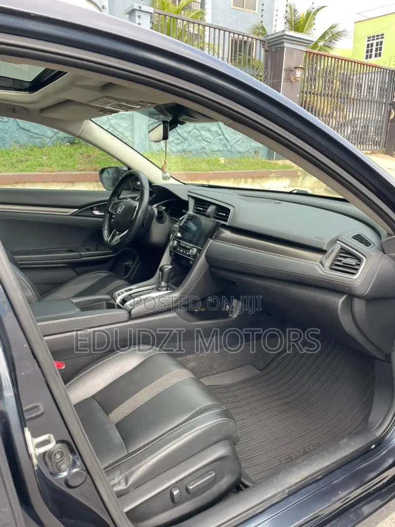 Honda Civic Touring Sedan 2019 Gray