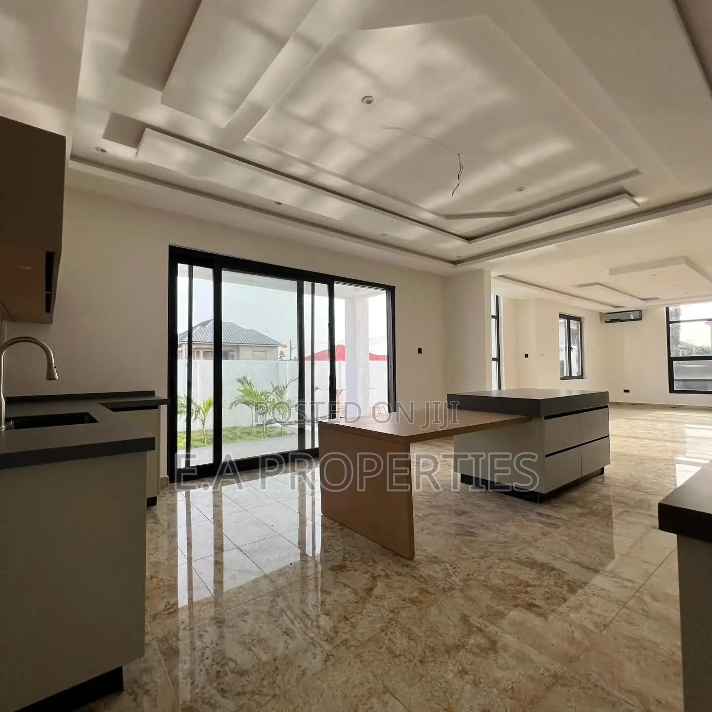 5bdrm House in Ea Properties, American House for sale