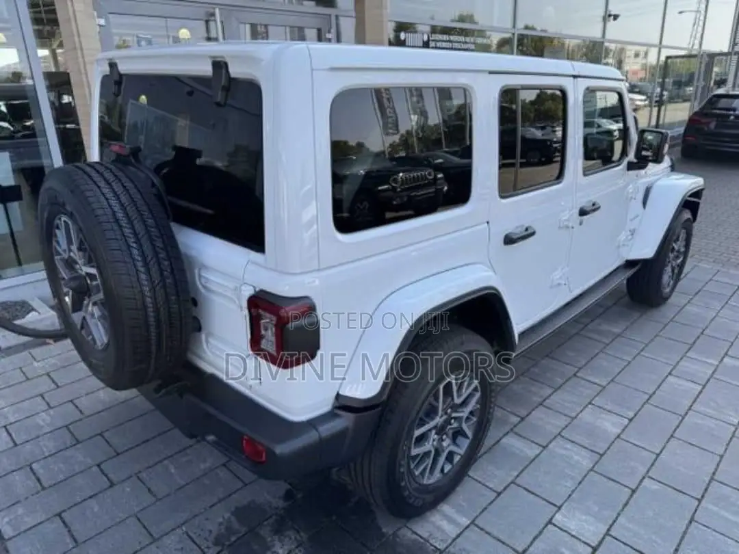 Jeep Wrangler Sahara 4 Door 4x4 2024 White