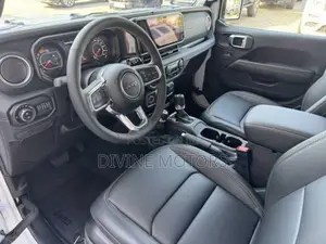Jeep Wrangler Sahara 4 Door 4x4 2024 White