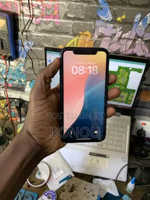 Apple XR 64 GB Black
