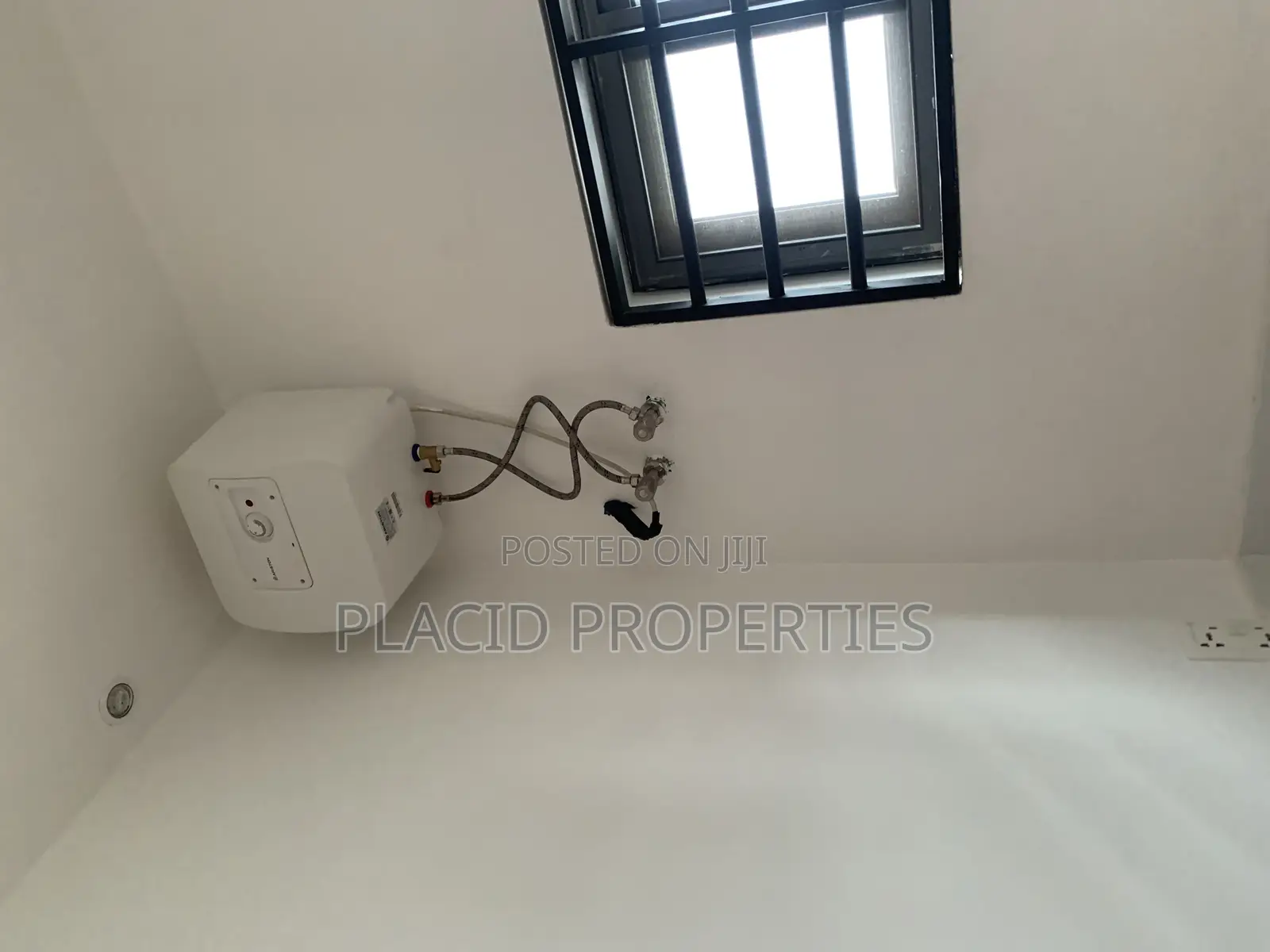 3bdrm House in Adenta ,Accra for sale