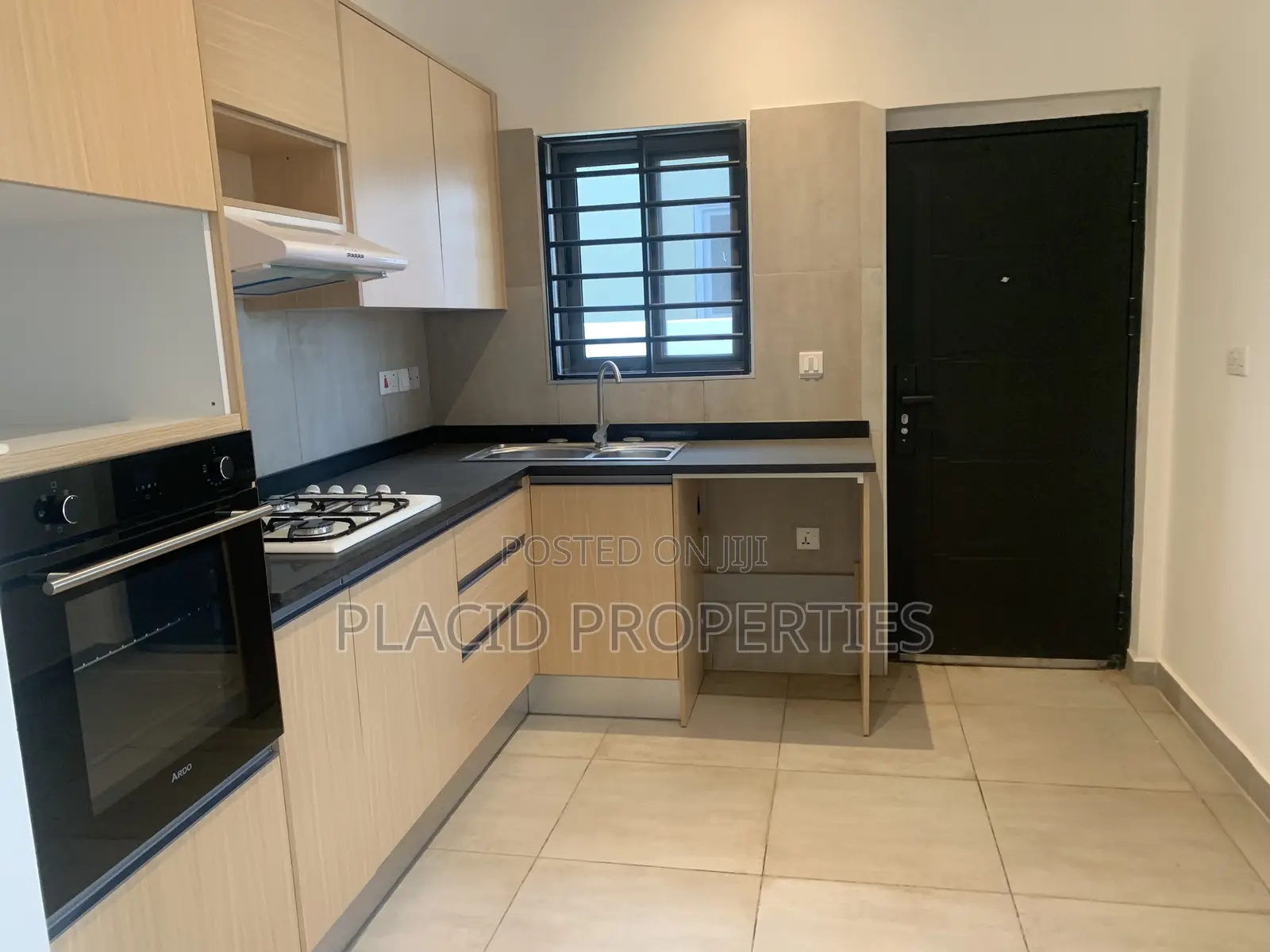3bdrm House in Adenta ,Accra for sale