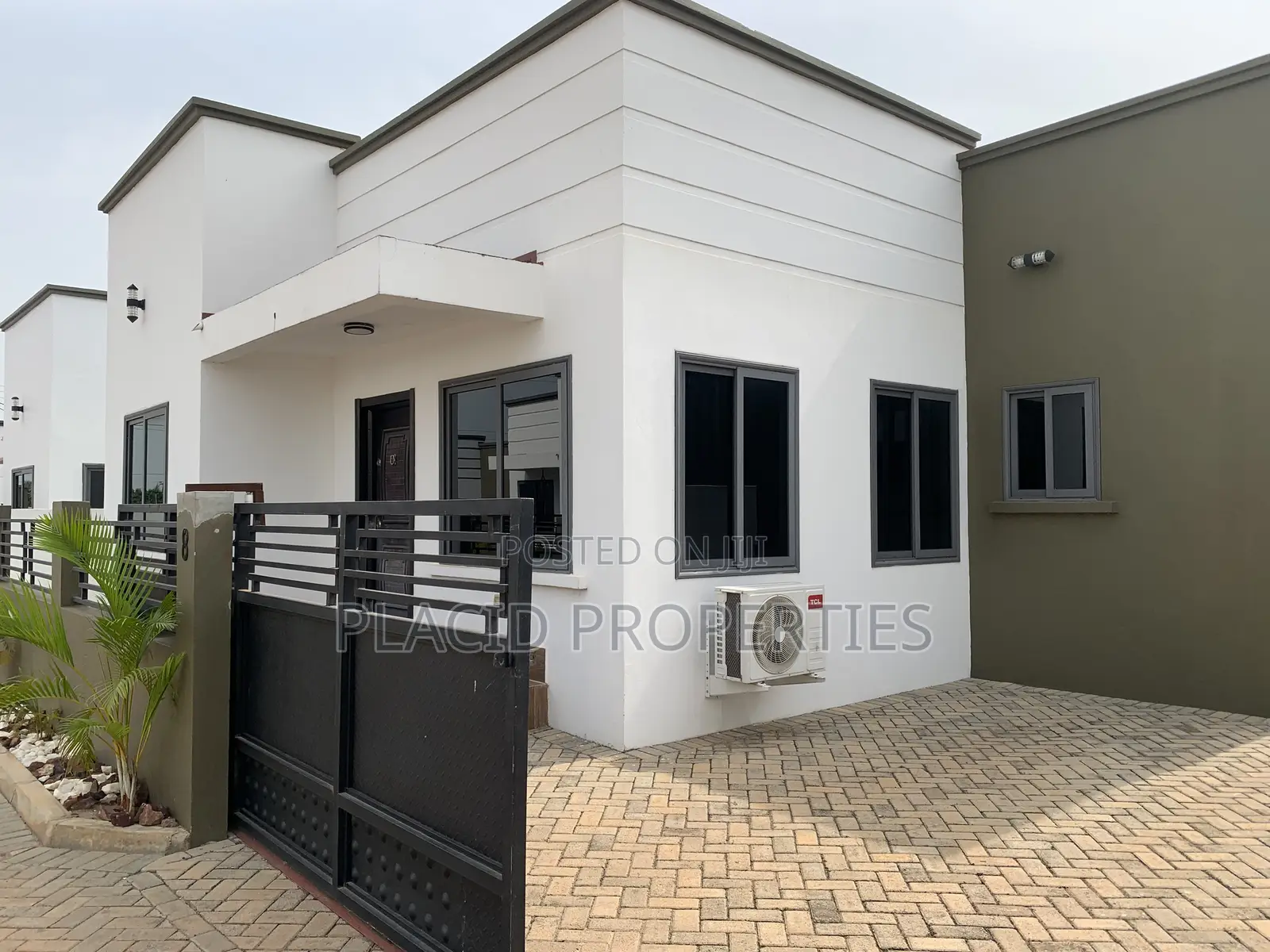 3bdrm House in Adenta ,Accra for sale