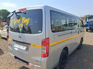Nissan Caravan (Urvan) 2016 Silver