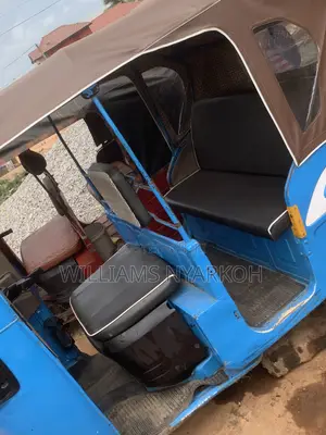 Bajaj RE 2023 Blue