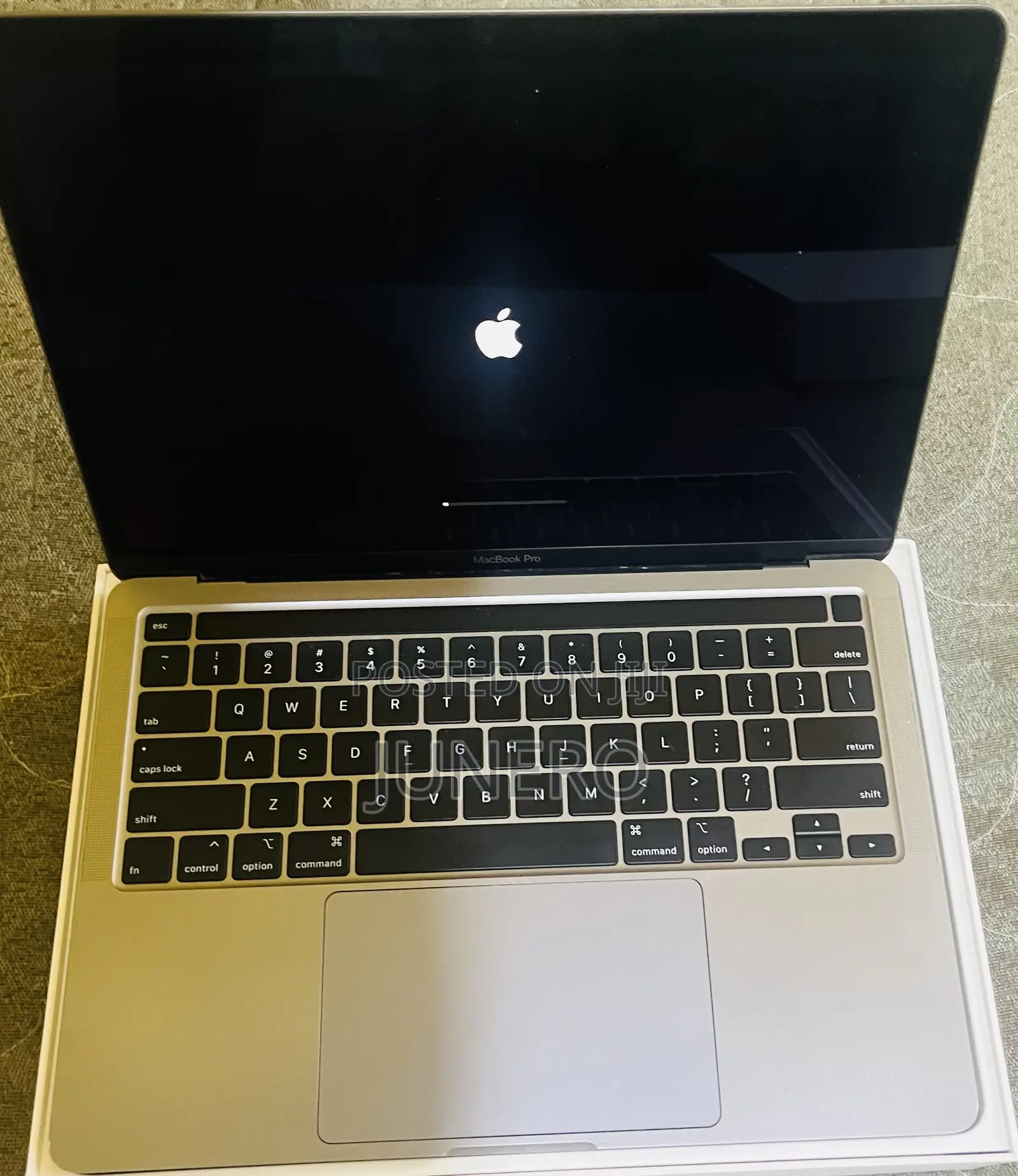 Laptop Apple MacBook Pro 2020 16GB Intel Core i7 SSD 500GB