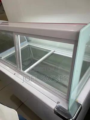 Urgent Sale – 12 Pan Ice Cream Display Freezer