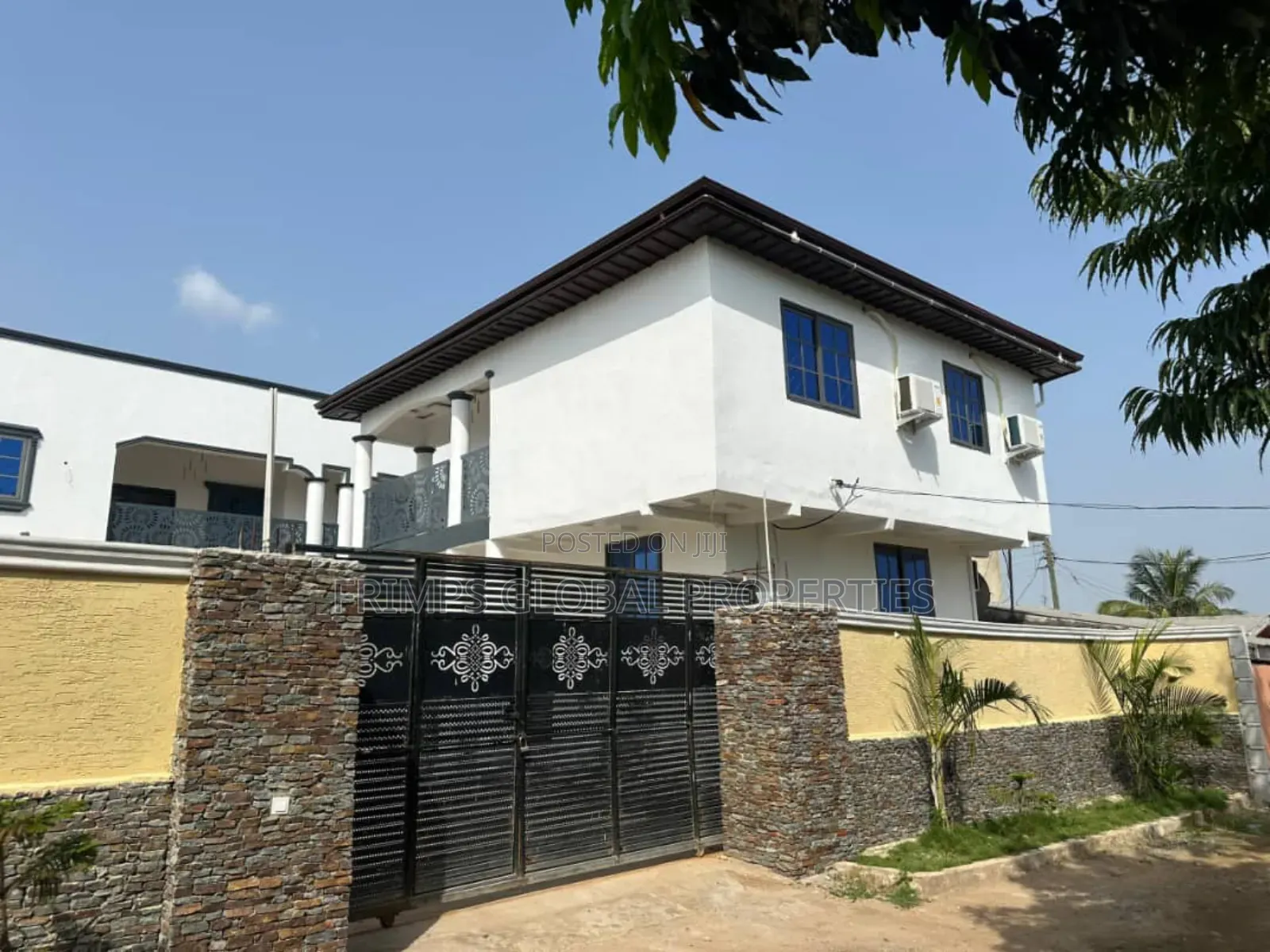 9bdrm House in Adade for sale
