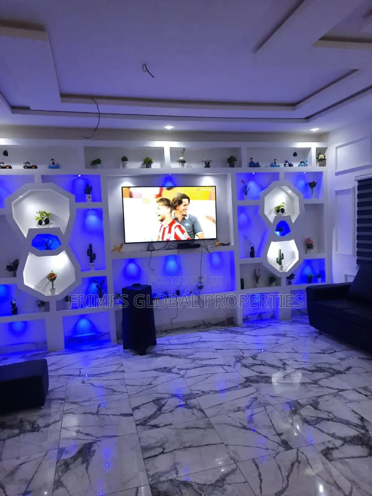 9bdrm House in Adade for sale
