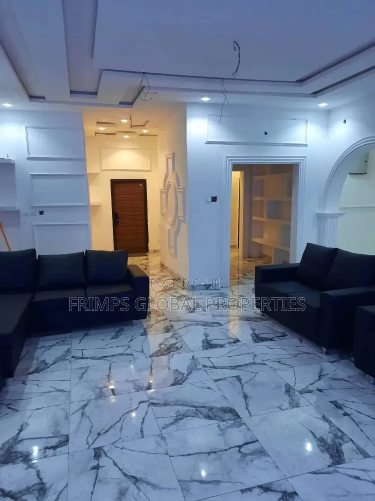 9bdrm House in Adade for sale