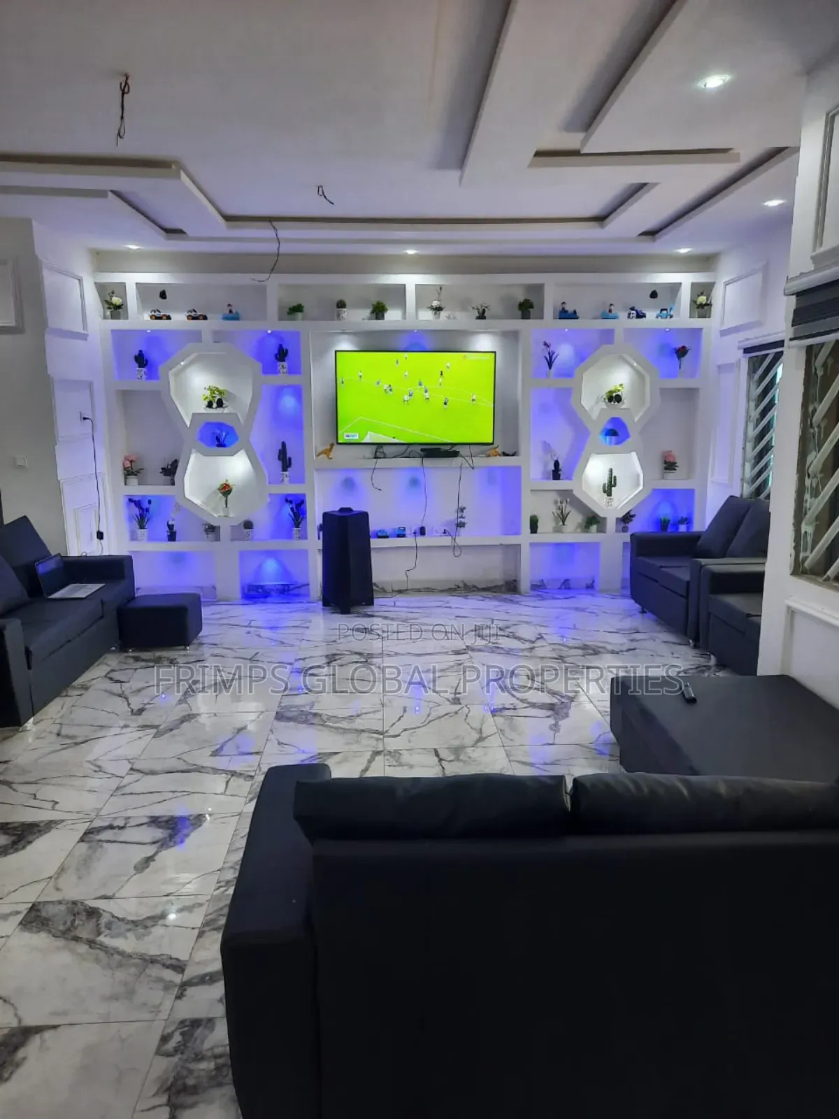 9bdrm House in Adade for sale