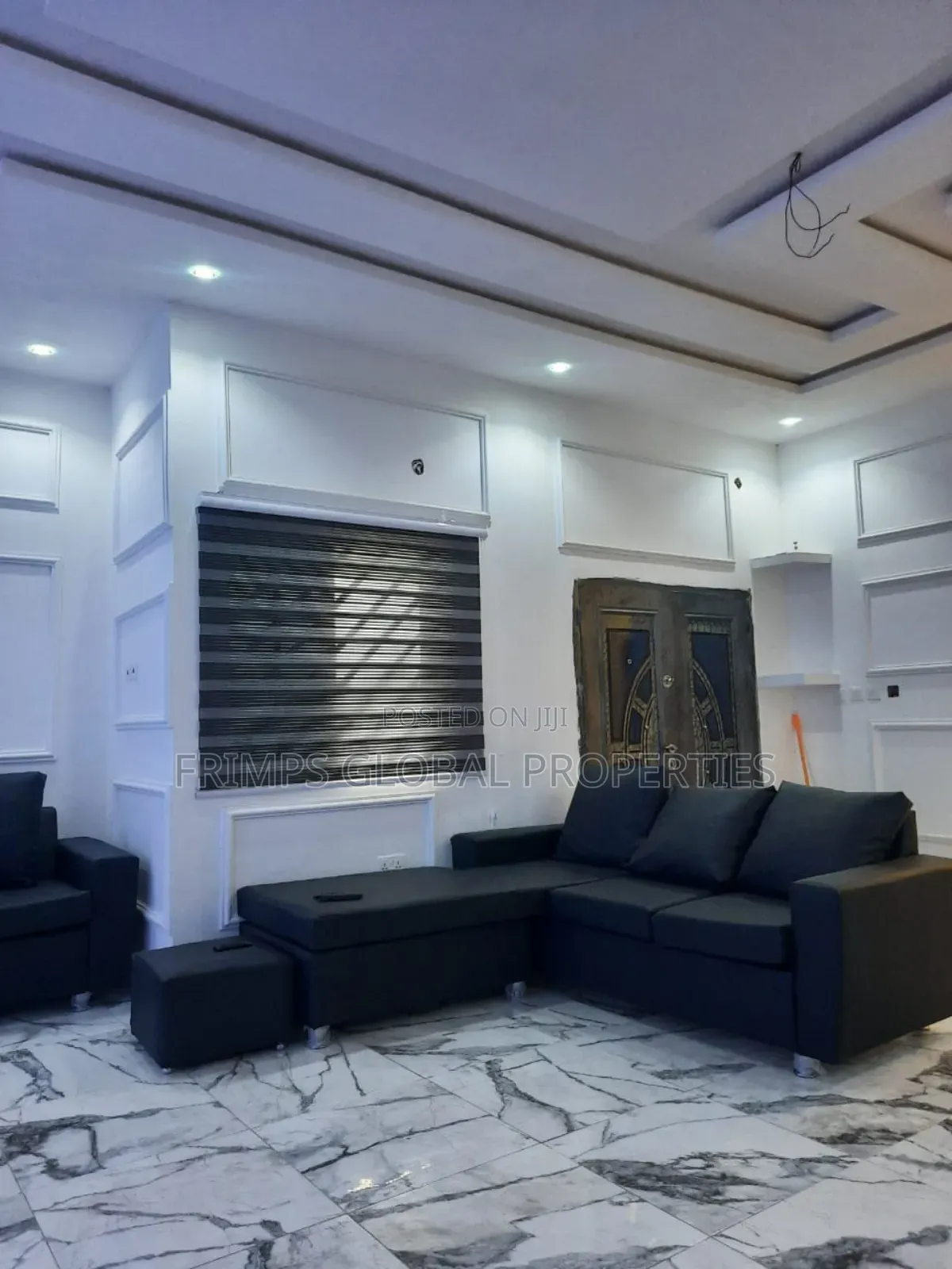 9bdrm House in Adade for sale