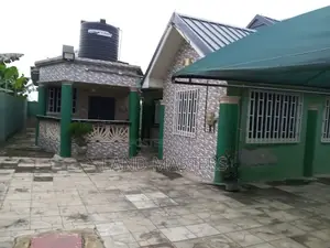 4bdrm House in Beahu-Agona Road, Takoradi for sale
