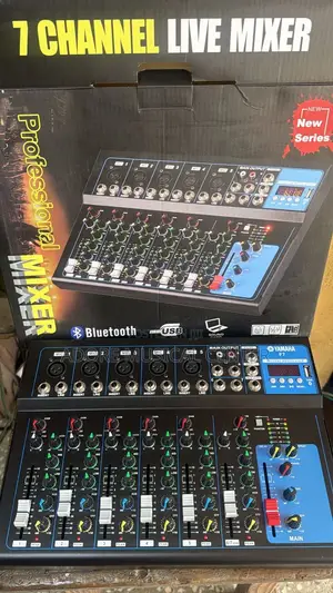 Raw Yamaha Mixer Live 7