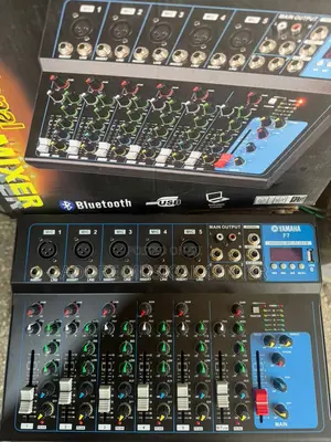 Raw Yamaha Mixer Live 7