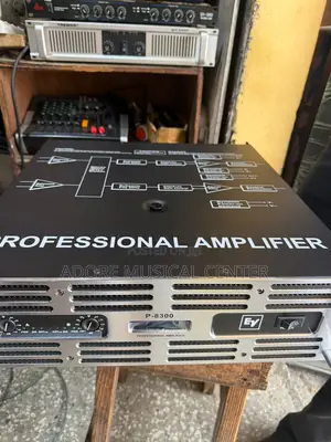 Ev P 8300 Bass Power Amplifier
