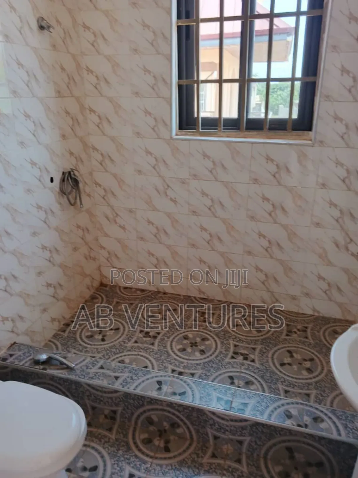1bdrm Apartment in Oyibi Bush Canteen, Valley View Area for rent