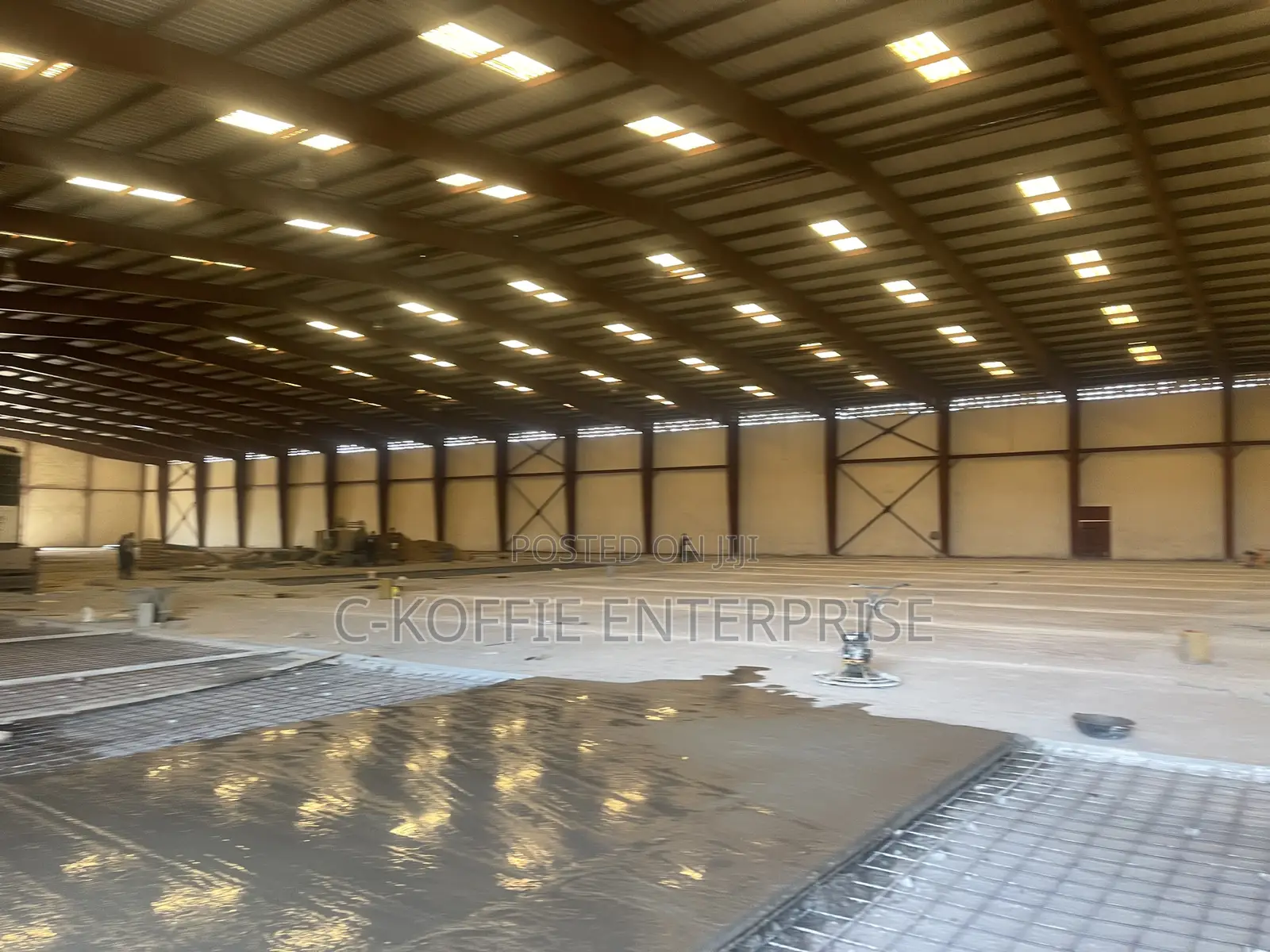 2500 SQM + Showerooms + Offices at Achimota for Sale