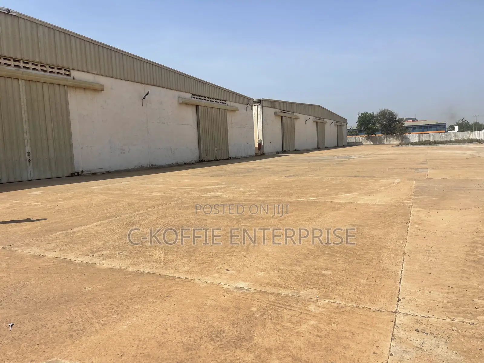 2500 SQM + Showerooms + Offices at Achimota for Sale