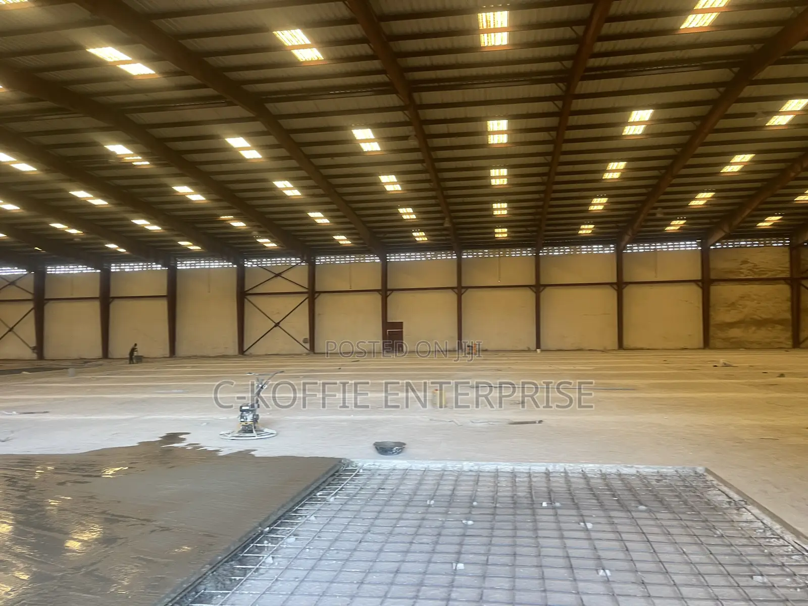 2500 SQM + Showerooms + Offices at Achimota for Sale