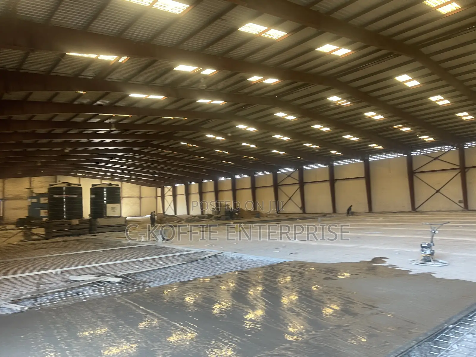 2500 SQM + Showerooms + Offices at Achimota for Sale