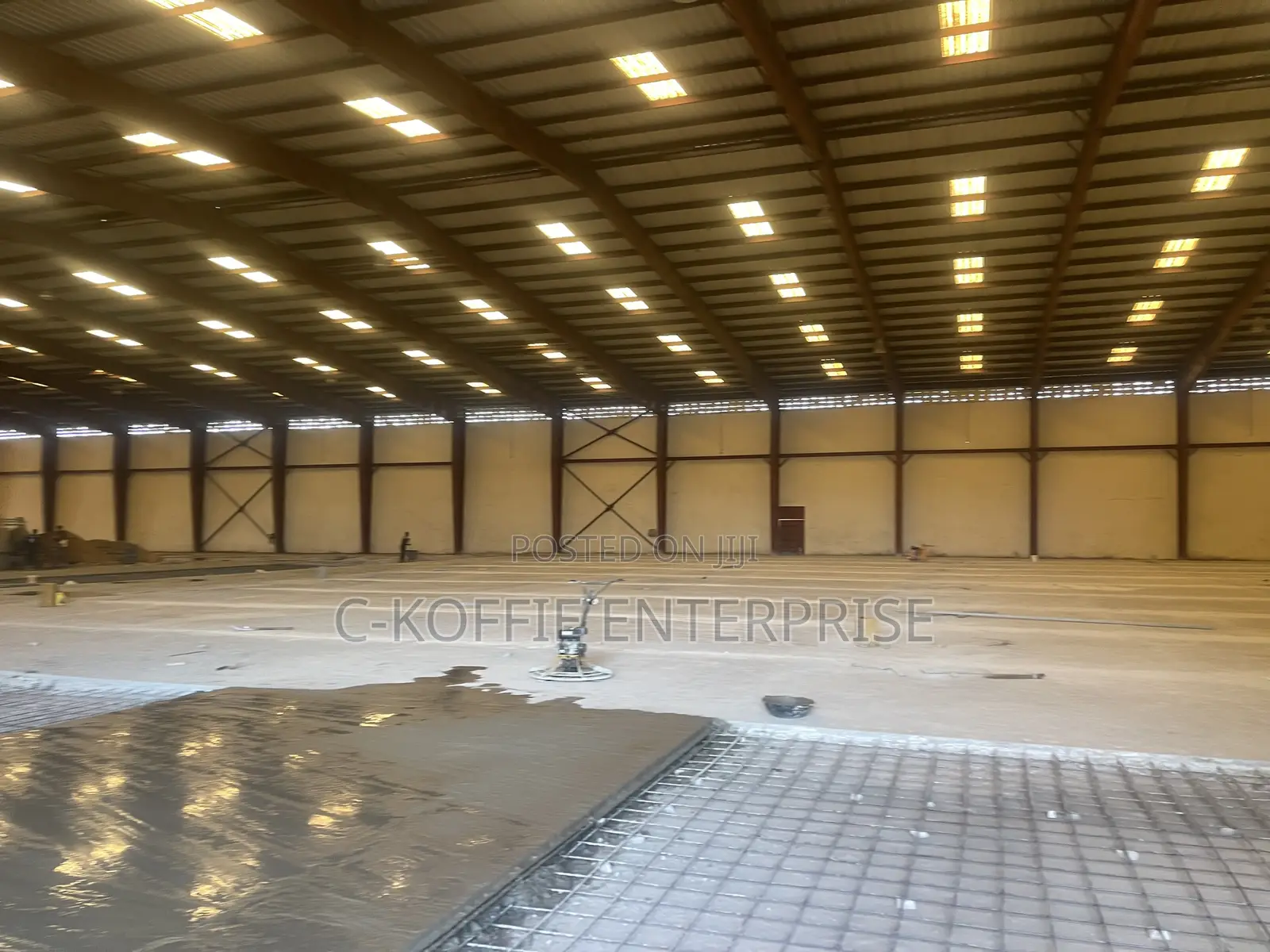 2500 SQM + Showerooms + Offices at Achimota for Sale