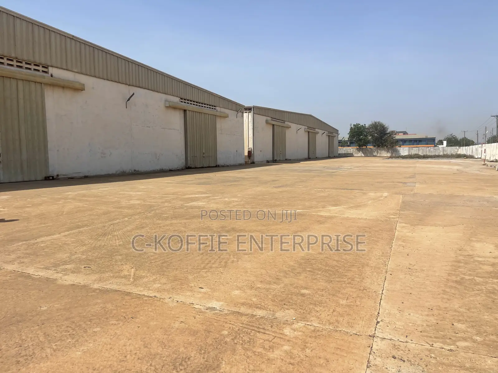 2500 SQM + Showerooms + Offices at Achimota for Sale