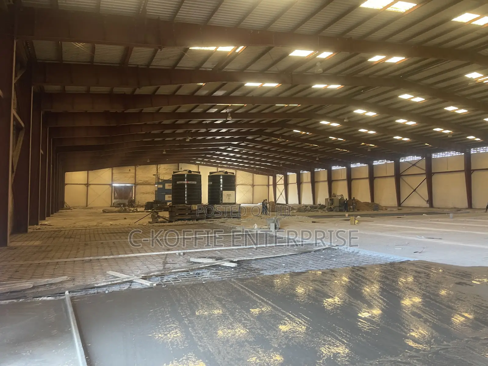 2500 SQM + Showerooms + Offices at Achimota for Sale