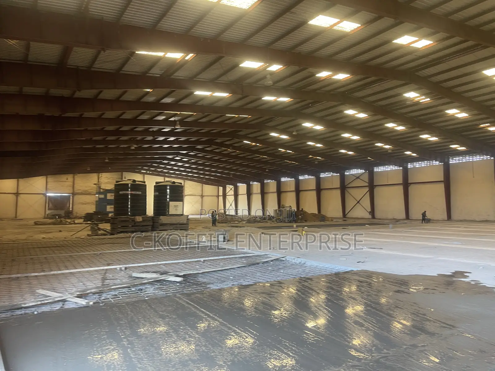 2500 SQM + Showerooms + Offices at Achimota for Sale