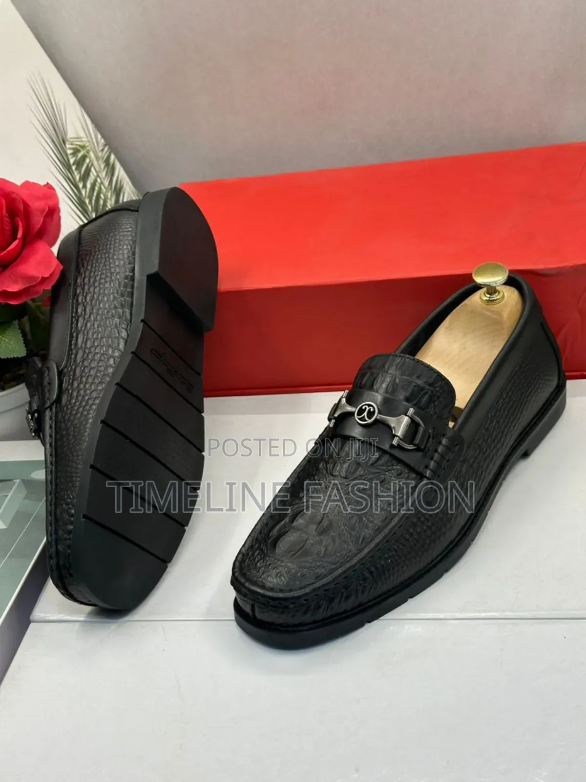 Salvatore Ferragamo Executive Men's Black Leather Loafers