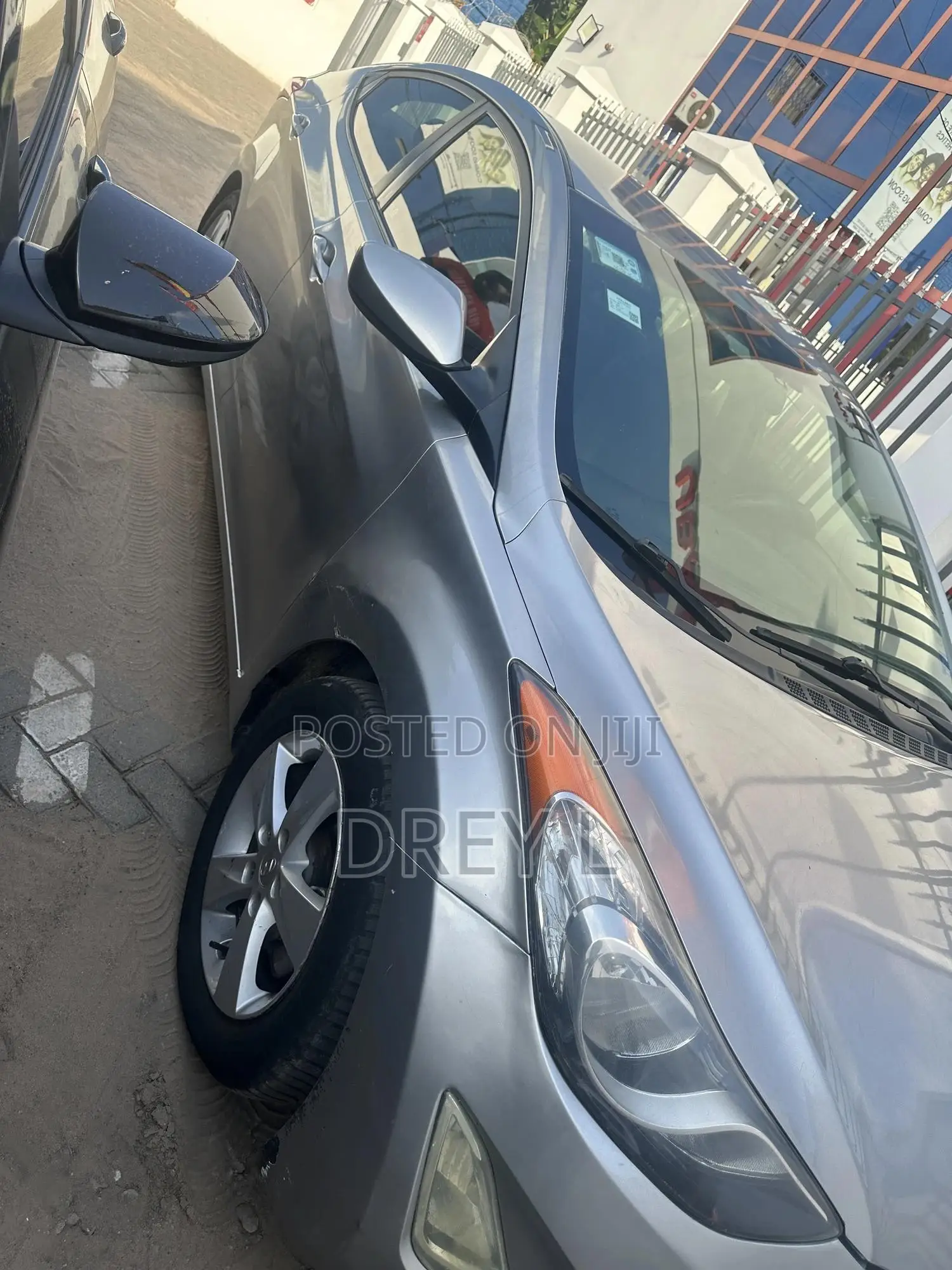 Hyundai Elantra GLS Sedan FWD (1.8L 4cyl 6A) 2013 Silver