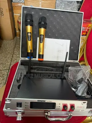 Shure U-3900 Wireless Microphone 2in1