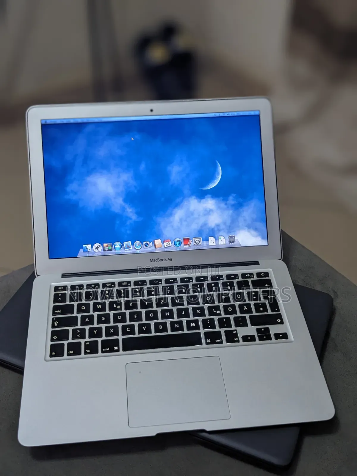 Laptop Apple MacBook Air 4GB Intel Core i5 SSD 128GB
