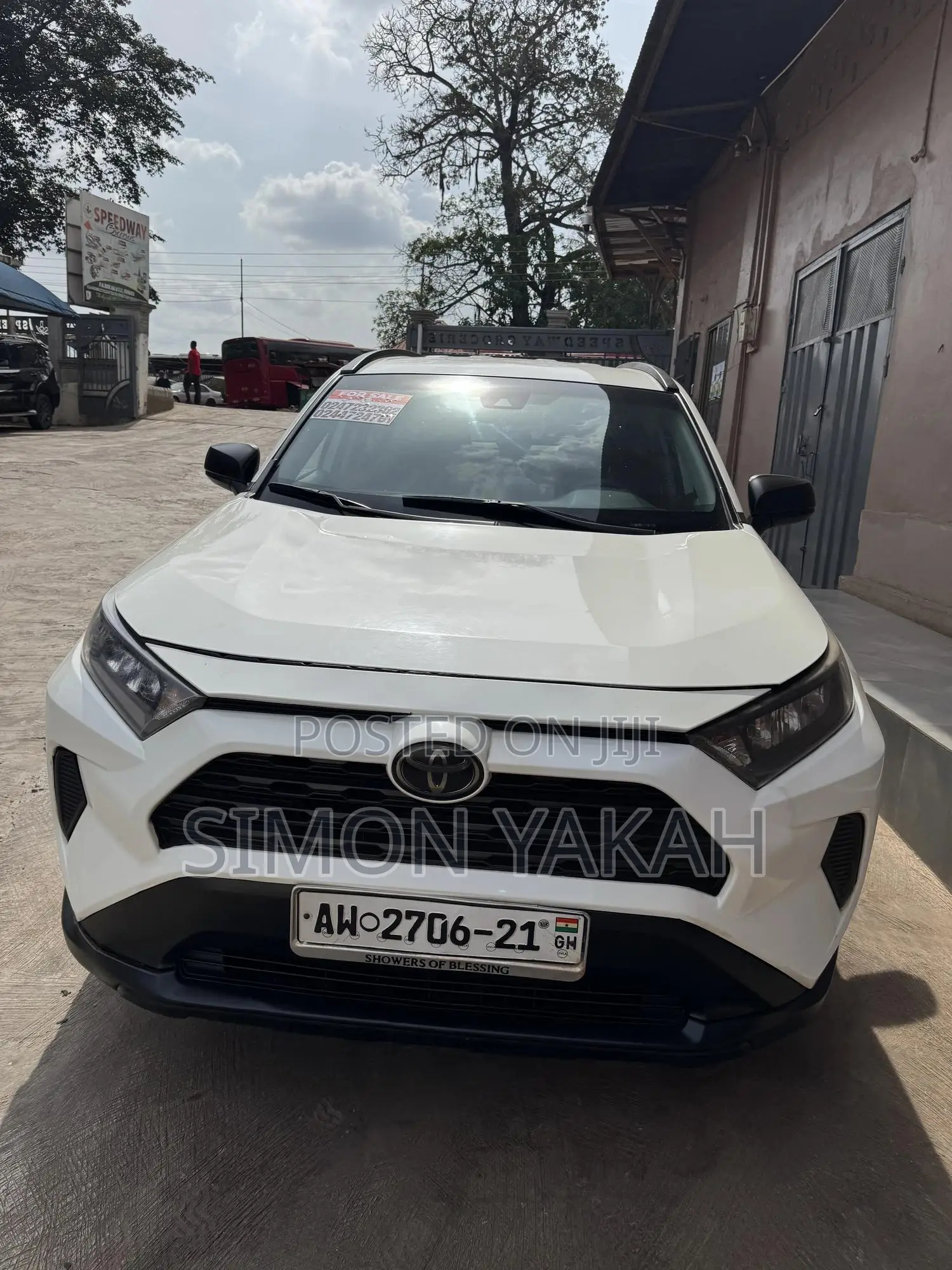 Toyota RAV4 LE AWD 2019 White