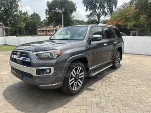 Toyota 4-Runner Limited 2021 Silver