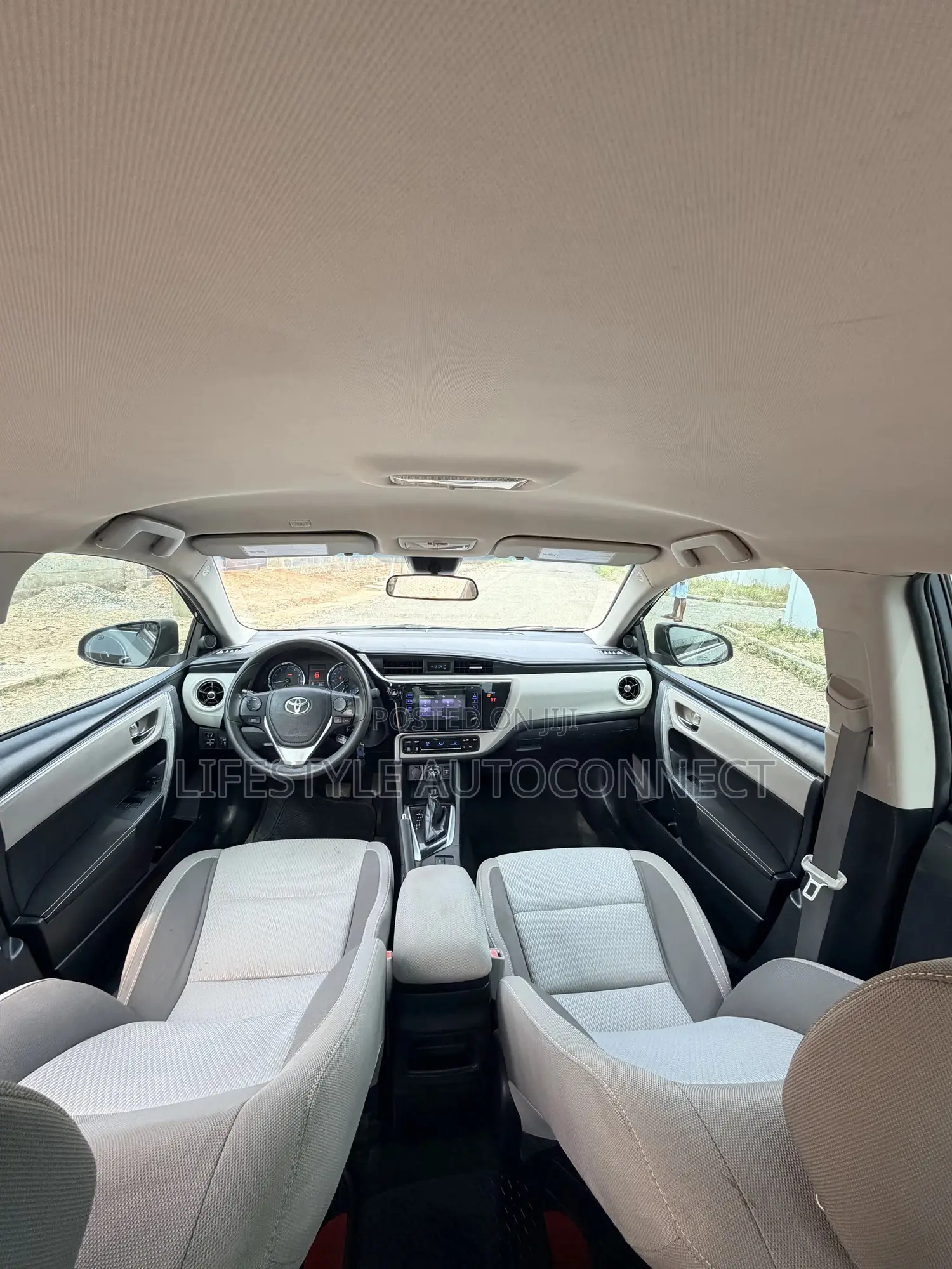 Toyota Corolla LE Eco (1.8L 4cyl 2A) 2019 Gray