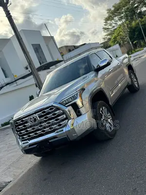 Toyota Tundra 1794 Edition CrewMax 4WD SB w/6.5' Bed 2025 Silver